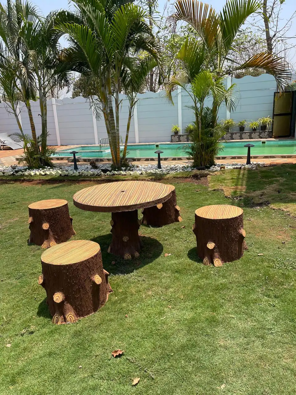 Large Lawn Garden 3